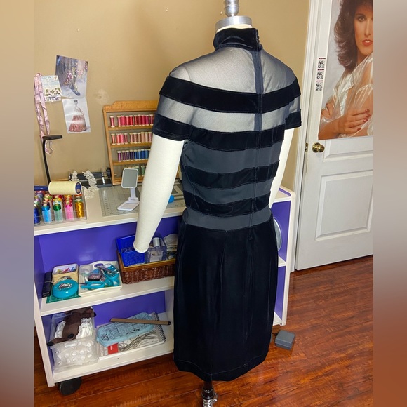 WOLF OF WALL STREET TADASHI DRESS - Picture 5 of 11